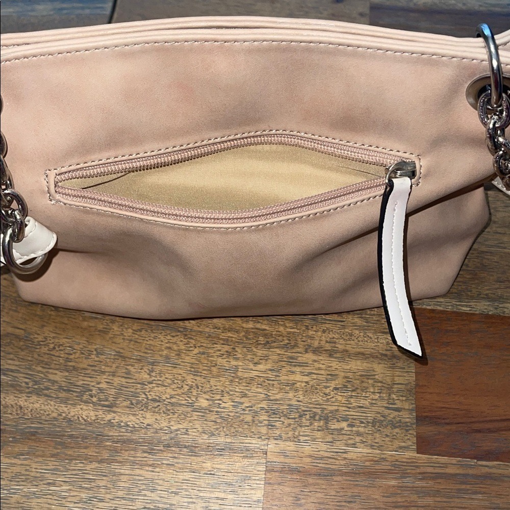 Nicole Miller New York Beige White Shoulder Bag Silver Chain Logo Charm - Picture 6 of 9